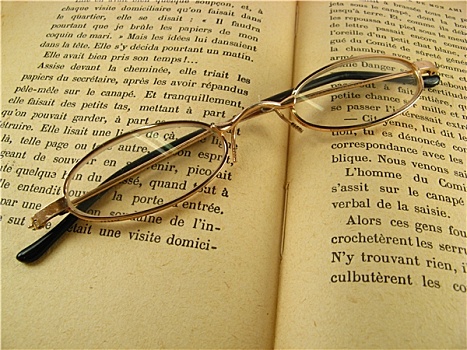 眼镜,书本