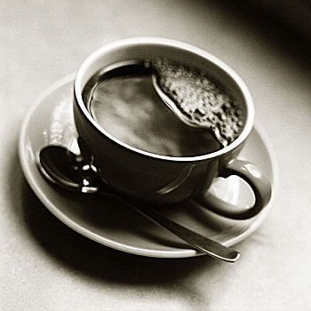 咖啡杯,深褐色,杯子,碟,餐具,勺子,咖啡勺,咖啡,饮料,咖啡因,含咖啡因,热饮,注入,喝,高兴,奢华,食物,餐饮
