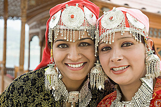 肖像,两个女人,斯利那加,查谟-克什米尔邦,印度
