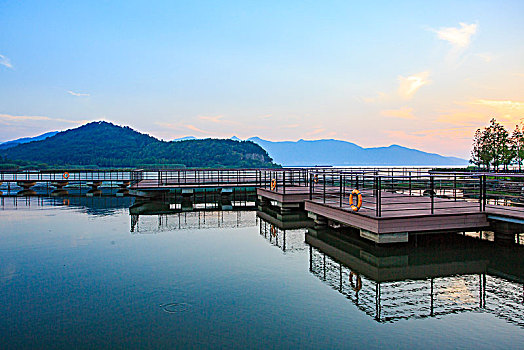 水面,水畔,水岸