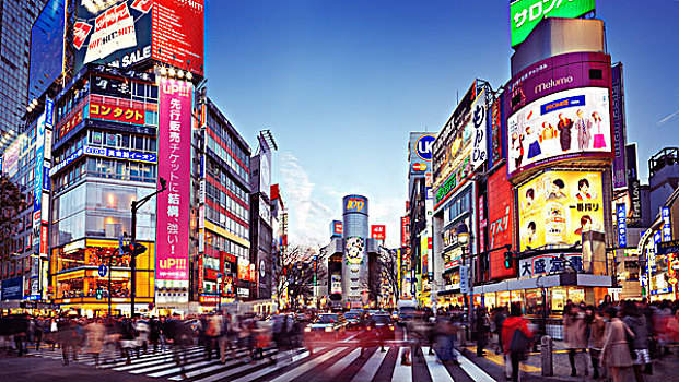 人,穿过,热闹街道,涩谷,东京,日本,亚洲