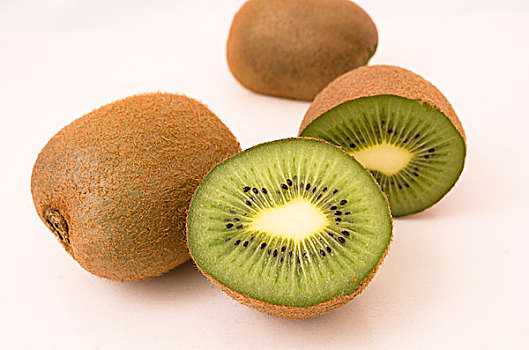 绿色猕猴桃图片_绿色猕猴桃图片大全_绿色猕猴桃图片素材