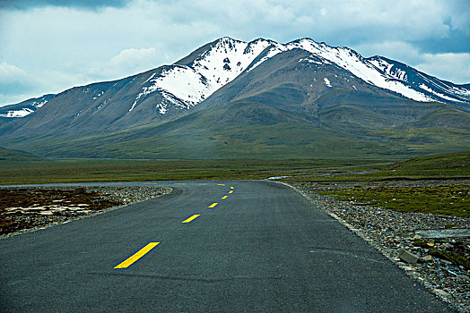 雪山草原公路