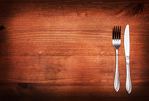 叉子,刀,桌上
