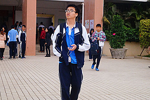 深圳高中生在校园