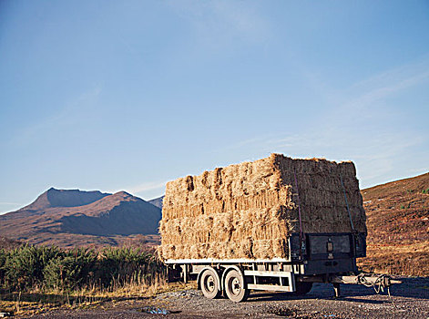 拖车,干草堆,路边,苏格兰,英国