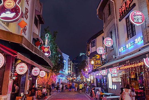 宁波老外滩街景酒吧夜景