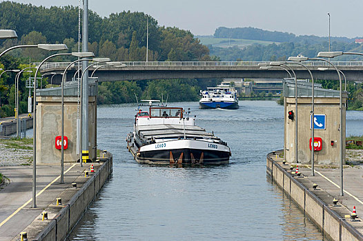 货船,进入,水闸,莱茵河,多瑙河,运河,雷根斯堡,普拉蒂纳特,巴伐利亚,德国,欧洲