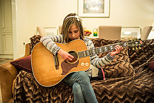 女孩,玩,吉他,在家