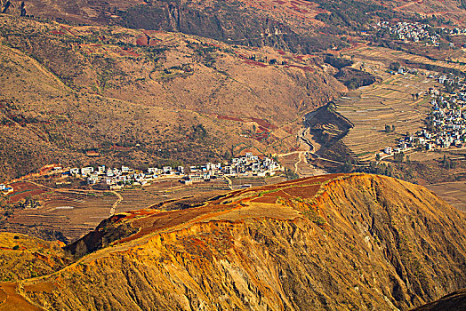 东川红土地