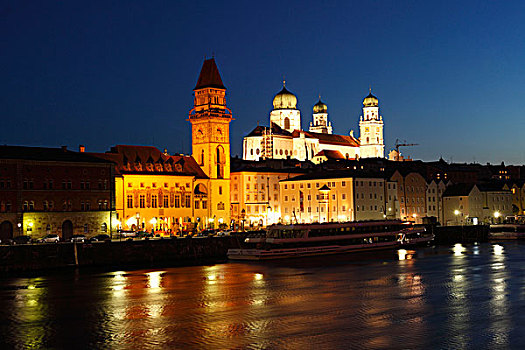 多瑙河,运输,市政厅,大教堂,黄昏,老城,帕绍,下巴伐利亚,巴伐利亚,德国,欧洲