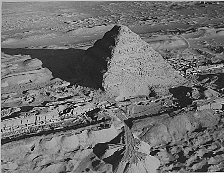 金字塔,20年代