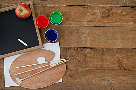 粉笔,苹果,水彩,漆刷,水,货盘,木质背景