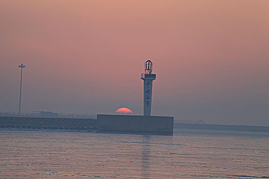 海上日出