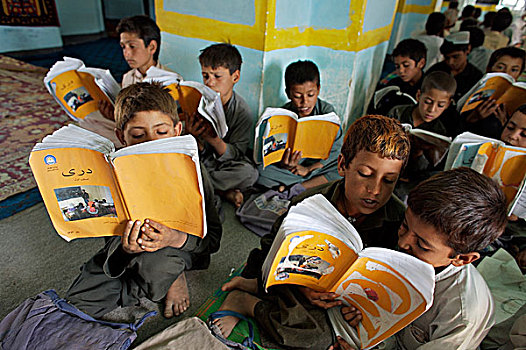 阿富汗,孩子,读,课本,清真寺,学校,乡村,近郊,城市,赫拉特,女孩,男孩,靠近