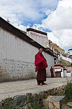 西藏日喀则札什伦布寺小僧人