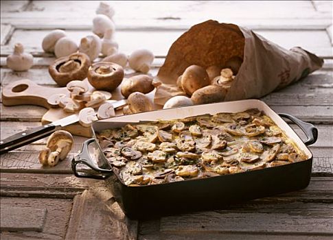 蘑菇,脆皮焦层,烤制食品