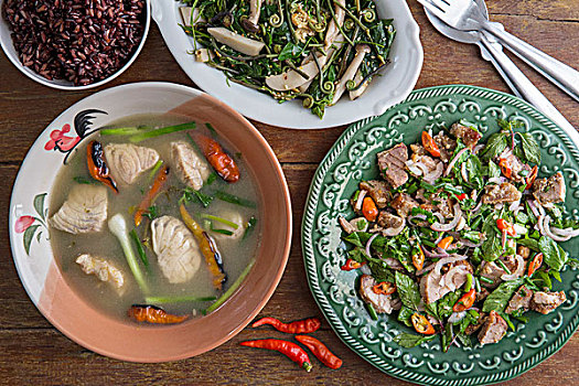 老挝,餐具,辛辣,猪肉,沙拉,鱼汤,羊齿卷牙,蕨类,万象