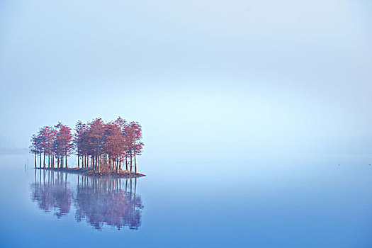 雾中天泉湖