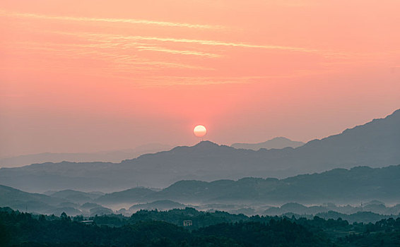 乡村日出晨曦