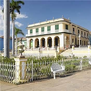 马约尔广场,特立尼达,古巴