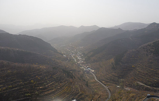 航拍济南金钢纂村的盘山公路