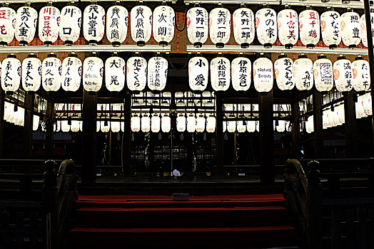 京都八坂神社灯笼阵