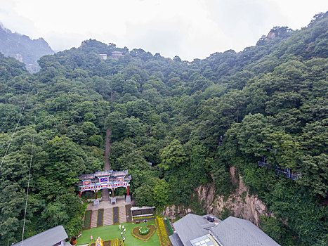 航拍河南洛阳栾川老君山中天门牌坊中天门广场