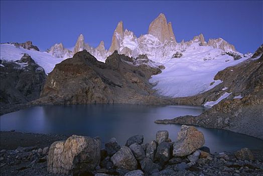 高,花冈岩,尖顶,菲茨罗伊,洛斯格拉希亚雷斯国家公园,阿根廷
