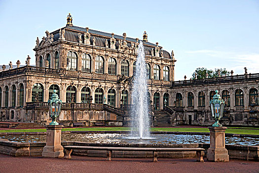 喷泉,院子,茨温格尔宫,德累斯顿,萨克森,德国,欧洲
