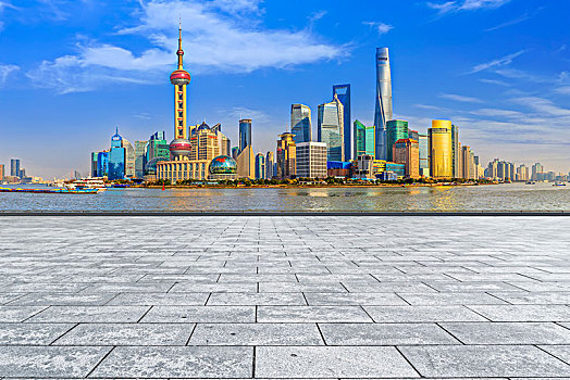地砖路面和上海陆家嘴现代建筑群