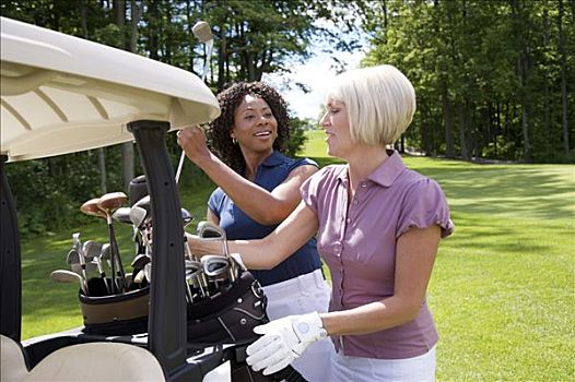 女人,卸载,高尔夫球车,伯林顿,安大略省,加拿大