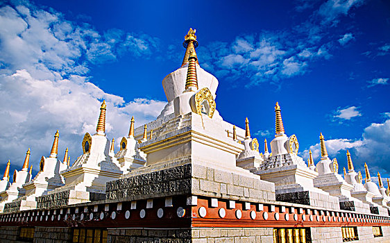 藏传佛教建筑,稻城白塔