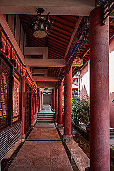 重庆市东温泉镇白沙寺院走廊