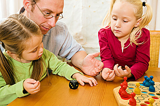 家庭,玩,棋类游戏,一起,很多,有趣