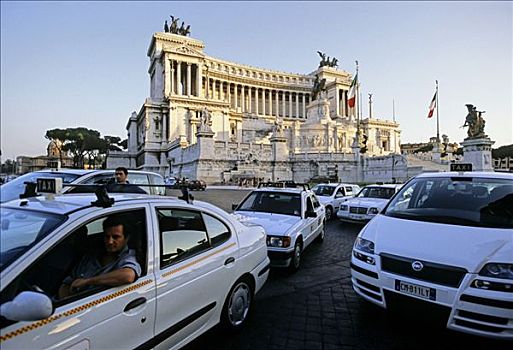 出租车站,国家纪念建筑,威尼斯广场,罗马,拉齐奥,意大利,欧洲