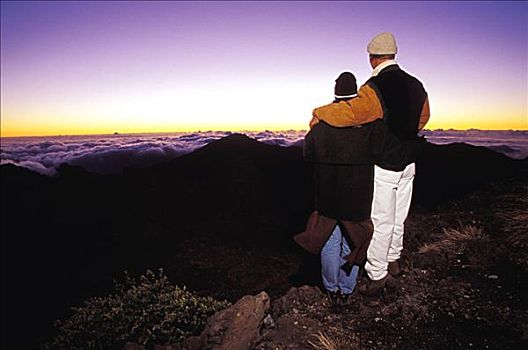 夏威夷,毛伊岛,哈雷阿卡拉火山口,伴侣,站立,看,生动,日出