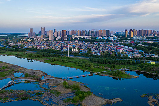 哈尔滨松花江北岸城市风光