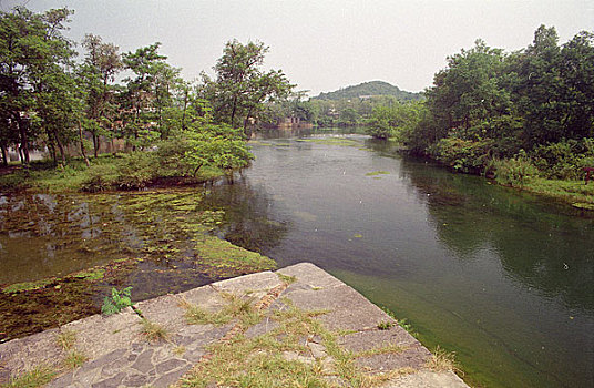广西桂林兴安县灵渠古老的运河