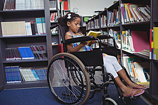 女孩,读,书本,轮椅,图书馆,坐,架子