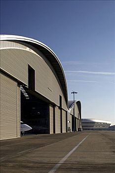 范堡罗机场,飞机库,门