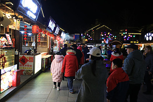 山东省日照市,春节里的东夷小镇美食街,成为市民网红打卡地