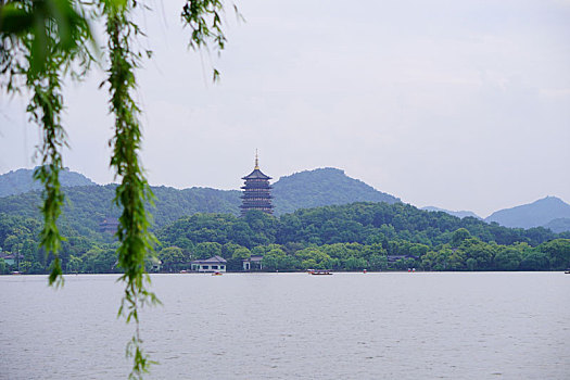 西湖远望-雷峰塔