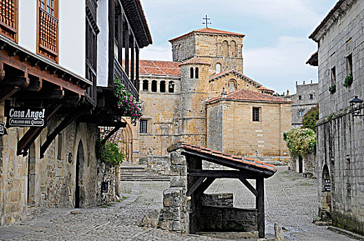 罗马式,高校,教堂,桑蒂亚纳德尔玛卢,中世纪,城镇,古建筑,坎塔布里亚,西班牙,欧洲