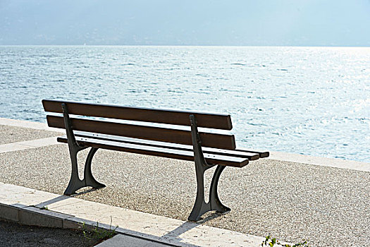 公园长椅,加尔达,意大利