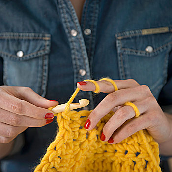 女人,拿着,块,黄色,编织品,工作