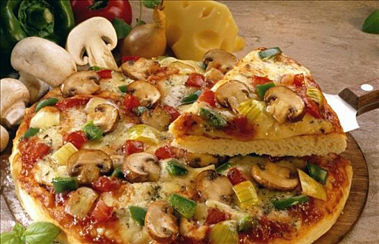 比萨饼,蘑菇,胡椒,洋葱,奶酪