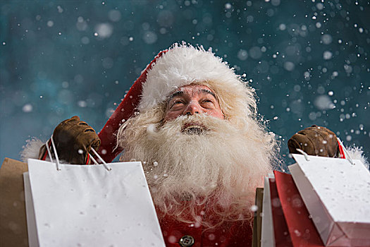 照片,高兴,圣诞老人,户外,下雪,拿着,购物袋,圣诞节,销售,折扣,概念