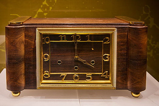 美国20世纪木制座钟