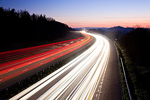高速公路,黄昏,格洛斯特郡,英国